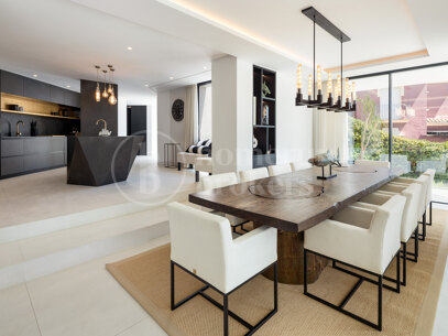 Villa La Toca – Modern Villa i El Herrojo Alto, Benahavís