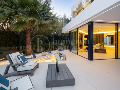 Villa La Toca – Modern Villa i El Herrojo Alto, Benahavís