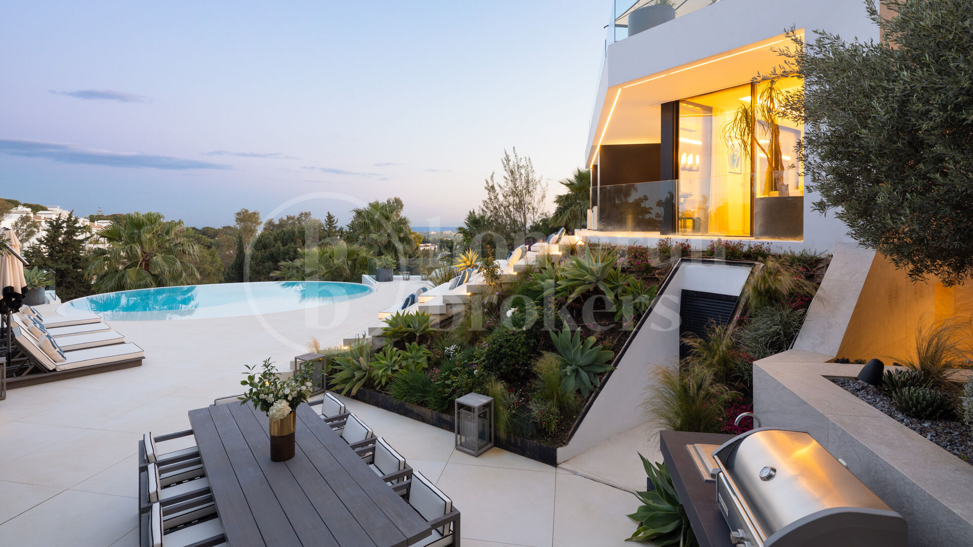 Villa La Toca – Refined Contemporary Living in El Herrojo Alto, Benahavís