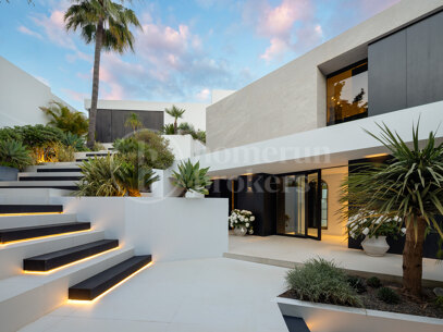 Villa La Toca – Modern Villa i El Herrojo Alto, Benahavís