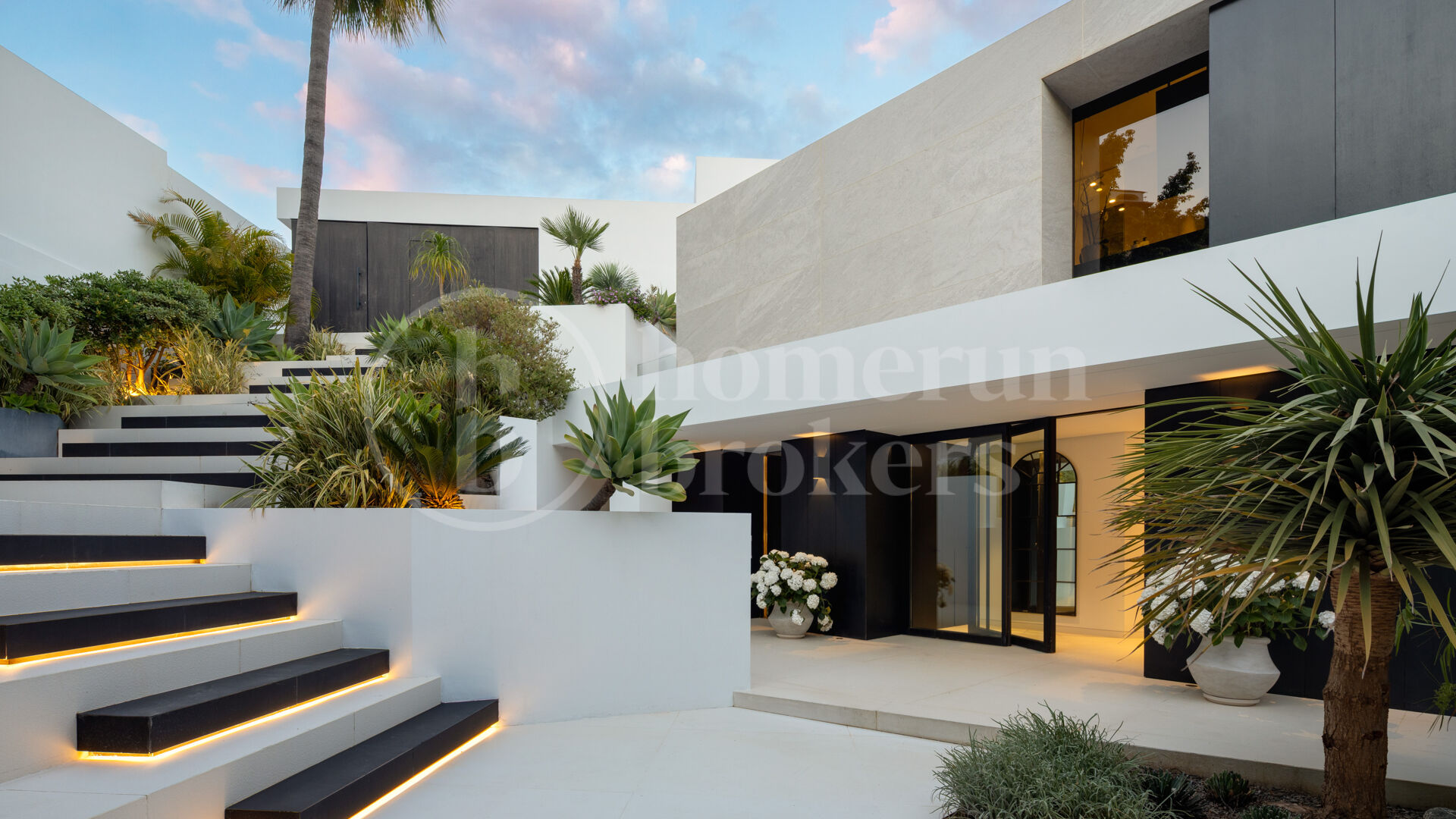 Villa La Toca – Refined Contemporary Living in El Herrojo Alto, Benahavís