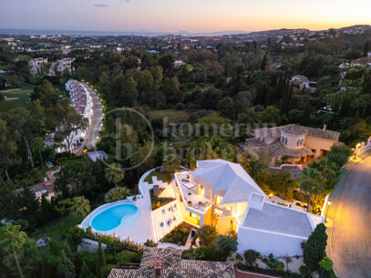Villa La Toca – Modern Villa i El Herrojo Alto, Benahavís