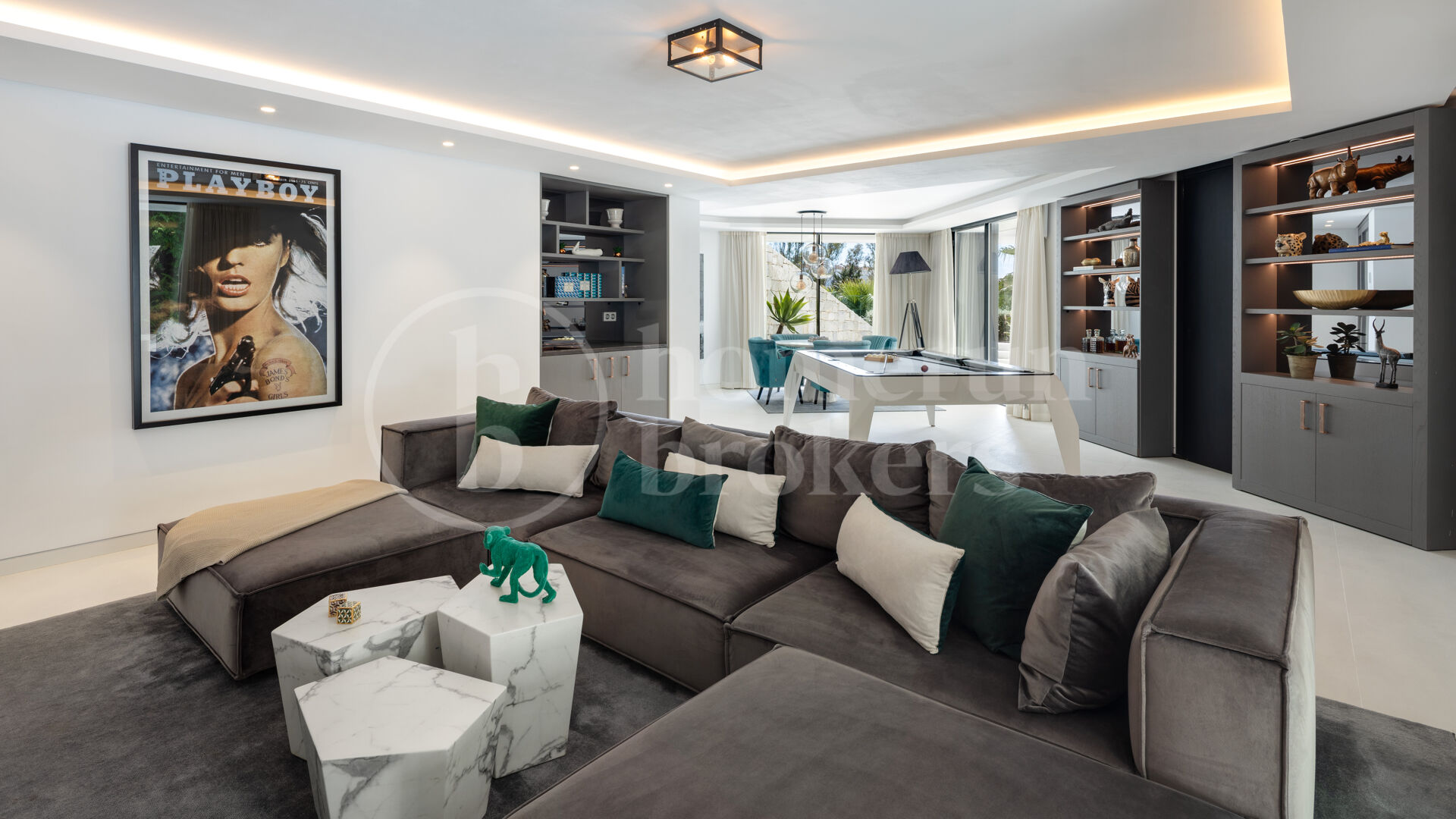 Villa La Toca – Refined Contemporary Living in El Herrojo Alto, Benahavís