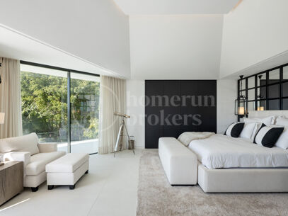 Villa La Toca – Refined Contemporary Living in El Herrojo Alto, Benahavís