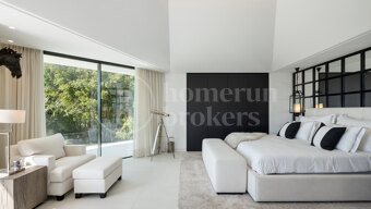 Villa La Toca – Refined Contemporary Living in El Herrojo Alto, Benahavís