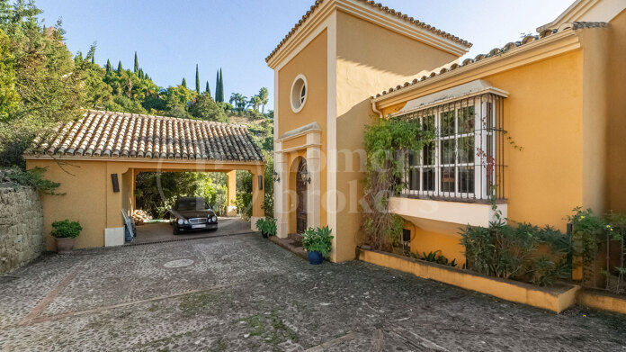 Villa La Soleá - Andalusian Villa in El Madroñal, Benahavis