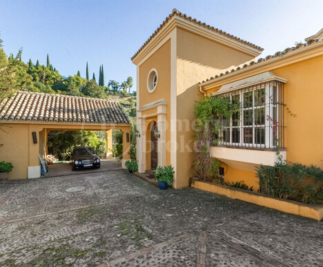 Villa La Soleá - Andalusian Villa in El Madroñal, Benahavis