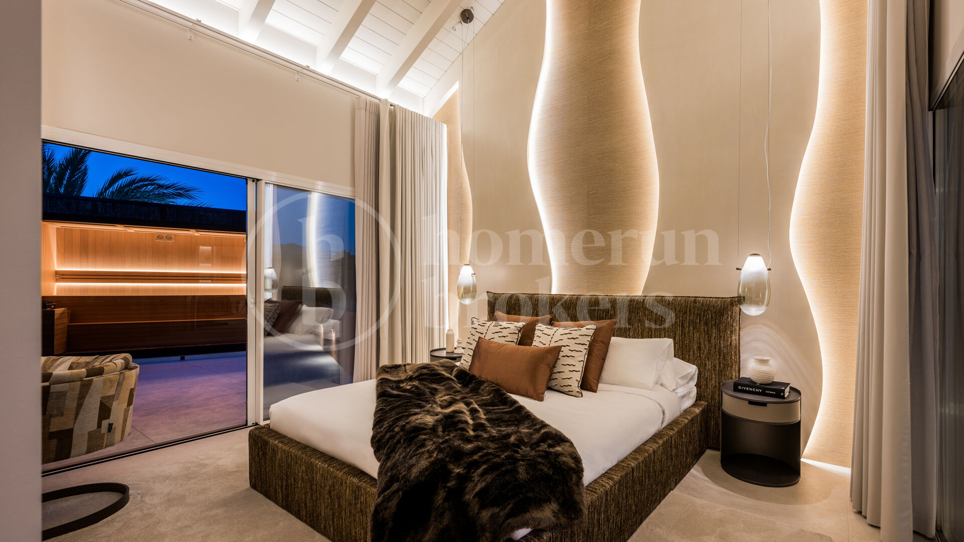 La Morera 2 - Beachfront Duplex Penthouse in Marbella East