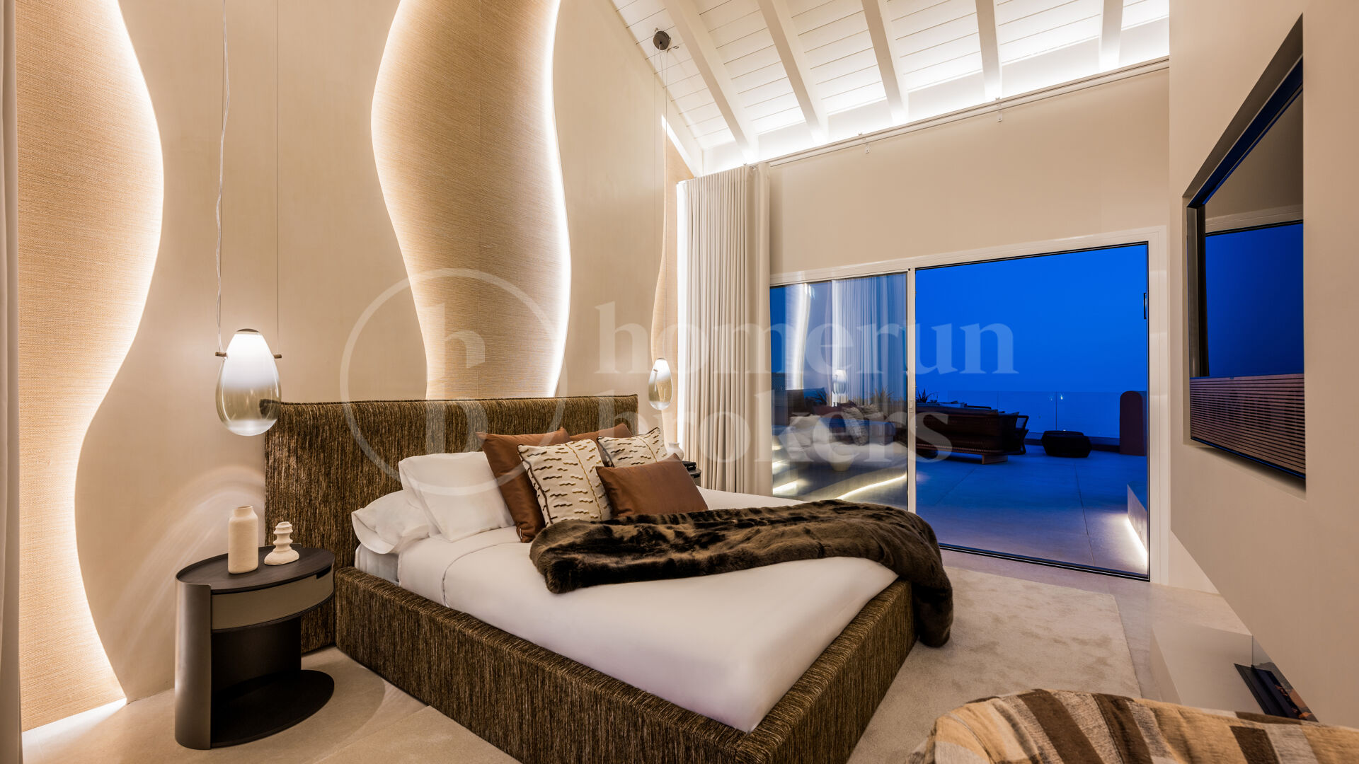 La Morera 2 - Beachfront Duplex Penthouse in Marbella East