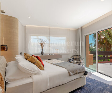 La Morera 2 - Beachfront Duplex Penthouse in Marbella East