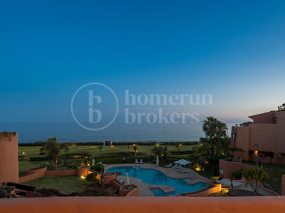La Morera 2 - Beachfront Duplex Penthouse in Marbella East
