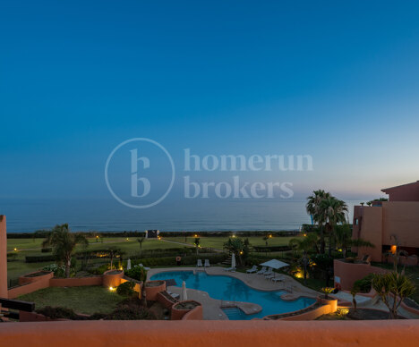 La Morera 2 - Beachfront Duplex Penthouse in Marbella East