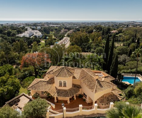 Casa Inola - Classic Villas with sea views in El Herrojo, La Quinta