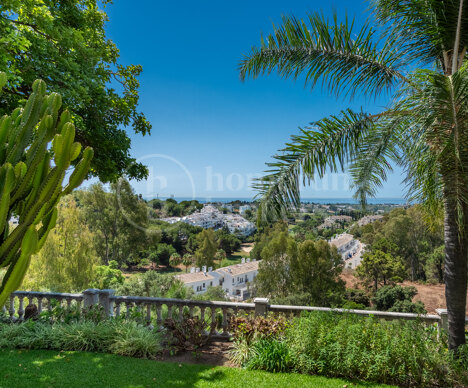 Casa Inola - Classic Villas with sea views in El Herrojo, La Quinta