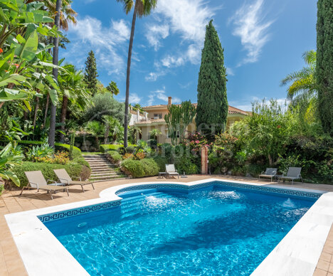 Casa Inola - Classic Villas with sea views in El Herrojo, La Quinta