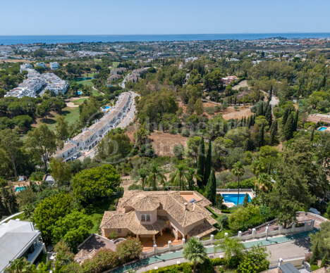 Casa Inola - Classic Villas with sea views in El Herrojo, La Quinta