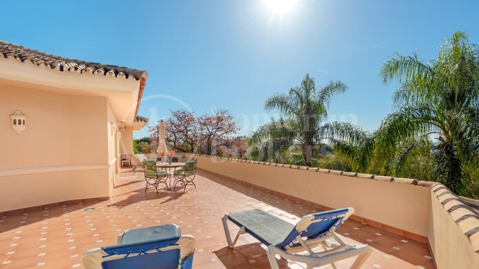 Casa Inola - Classic Villas with sea views in El Herrojo, La Quinta