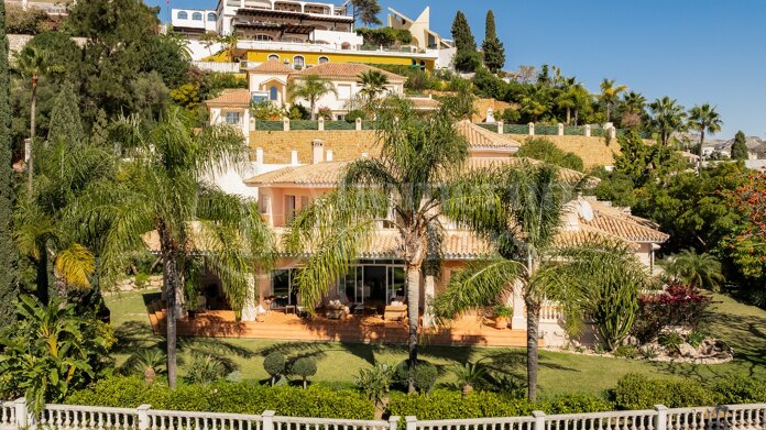 Casa Inola - Classic Villas with sea views in El Herrojo, La Quinta