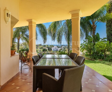 Casa Inola - Classic Villas with sea views in El Herrojo, La Quinta