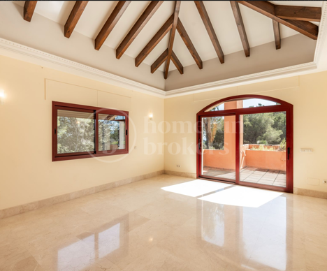 Villa Reales - Classic Andalusian Style property in Gated Community in Marbella Golden Mile