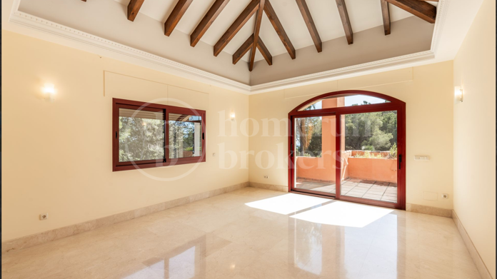 Villa Reales - Classic Andalusian Style property in Gated Community in Marbella Golden Mile