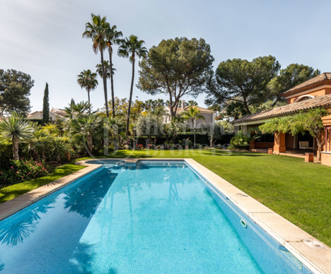 Villa Reales - Classic Andalusian Style property in Gated Community in Marbella Golden Mile