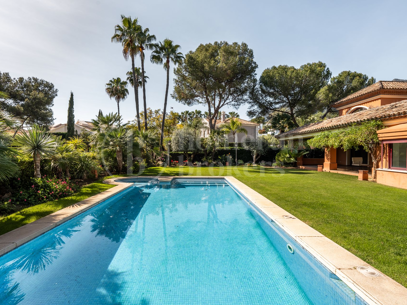Villa Reales - Fastighet i klassisk andalusisk stil i Gated Community i Marbella Golden Mile