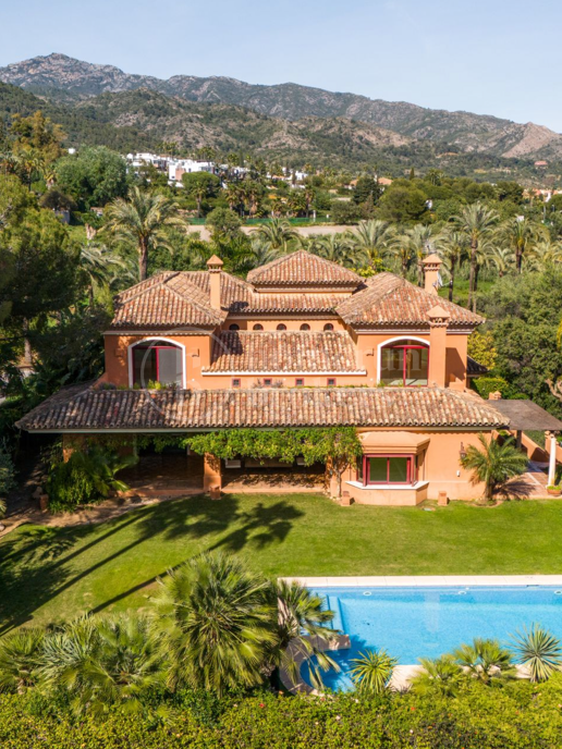 Villa Reales - Classic Andalusian Style property in Gated Community in Marbella Golden Mile