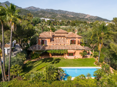 Villa Reales - Fastighet i klassisk andalusisk stil i Gated Community i Marbella Golden Mile