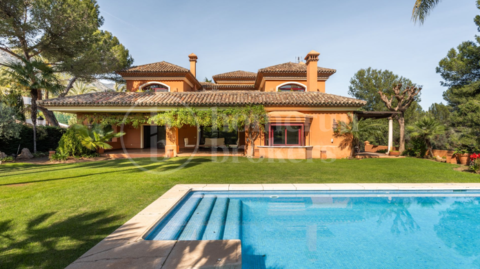 Villa Reales - Classic Andalusian Style property in Gated Community in Marbella Golden Mile