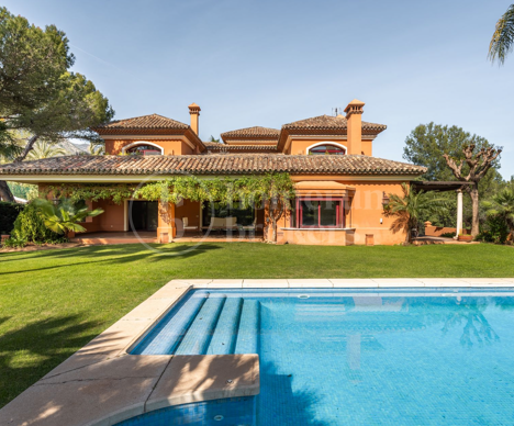 Villa Reales - Classic Andalusian Style property in Gated Community in Marbella Golden Mile