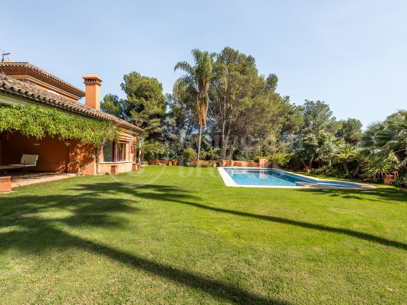 Villa Reales - Fastighet i klassisk andalusisk stil i Gated Community i Marbella Golden Mile