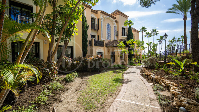 Penthouse Buenavista - with Panoramic Views in La Quinta, Benahavis