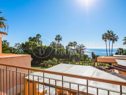 Villa Albustan - Beachfront Villa in the New Golden Mile