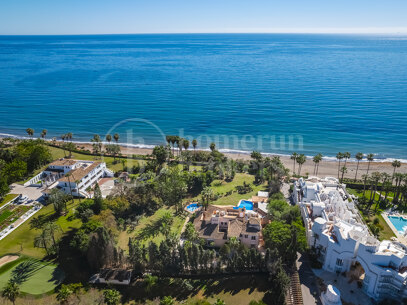 Villa Albustan - Beachfront Villa in the New Golden Mile