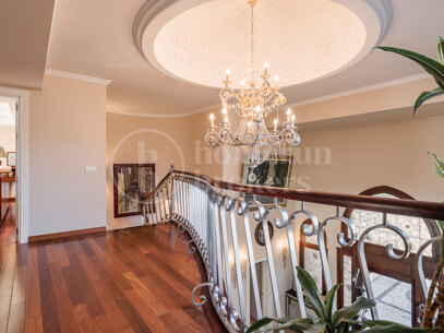 Villa Albustan - Beachfront Villa in the New Golden Mile
