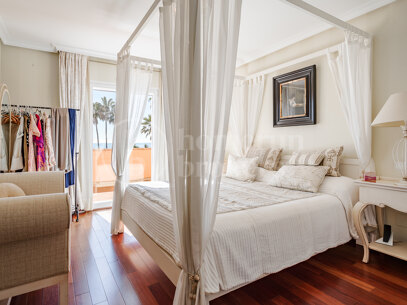 Villa Albustan - Beachfront Villa in the New Golden Mile