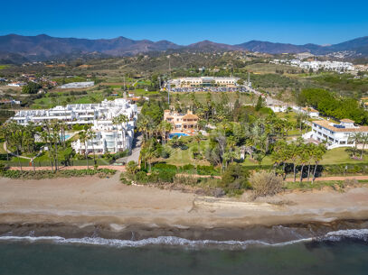 Villa Albustan - Beachfront Villa in the New Golden Mile