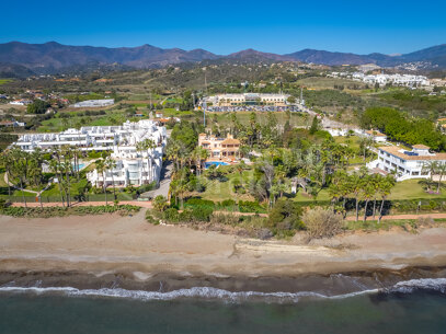 Villa Albustan - Beachfront Villa in the New Golden Mile