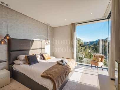 Villa Ciervo - Elegant Mästerverk med Havsutsikt i El Madroñal