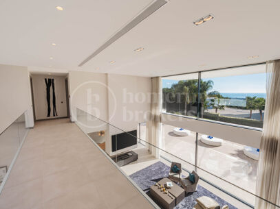 Villa Ciervo - Elegant Mästerverk med Havsutsikt i El Madroñal