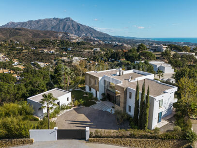 Villa Ciervo - Elegant Mästerverk med Havsutsikt i El Madroñal