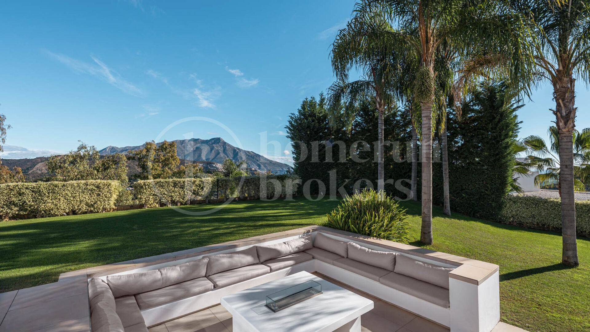 Villa Ciervo - Elegant Mästerverk med Havsutsikt i El Madroñal