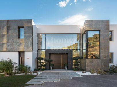 Villa Ciervo - Elegant Mästerverk med Havsutsikt i El Madroñal