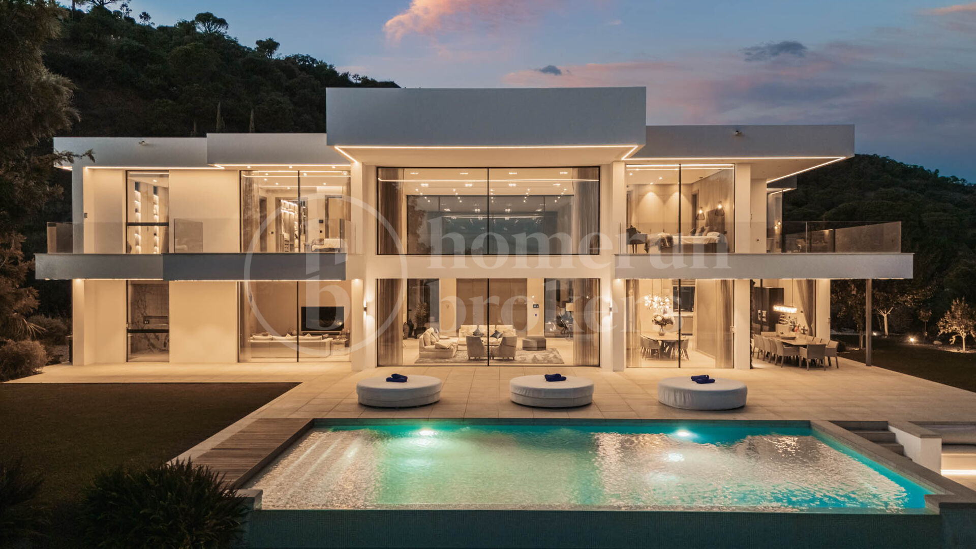 Villa Ciervo - Elegant Mästerverk med Havsutsikt i El Madroñal