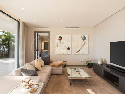 Villa Ciervo - Elegant Mästerverk med Havsutsikt i El Madroñal