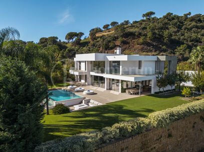 Villa Ciervo - Elegant Mästerverk med Havsutsikt i El Madroñal