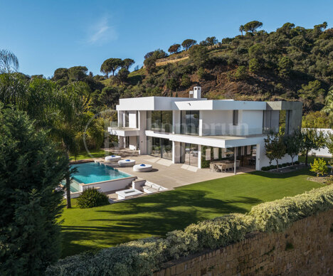 Villa Ciervo - Elegant Masterpiece With Sea Views in El Madroñal