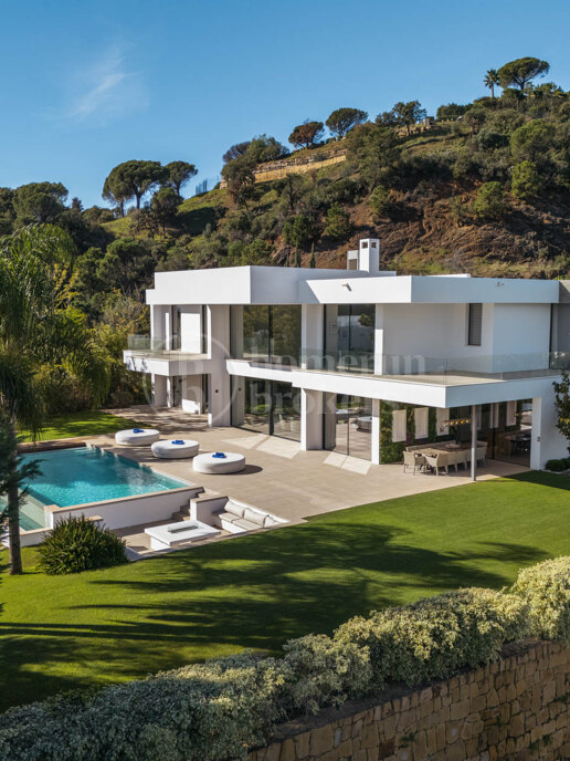 Villa Ciervo - Elegant Masterpiece With Sea Views in El Madroñal