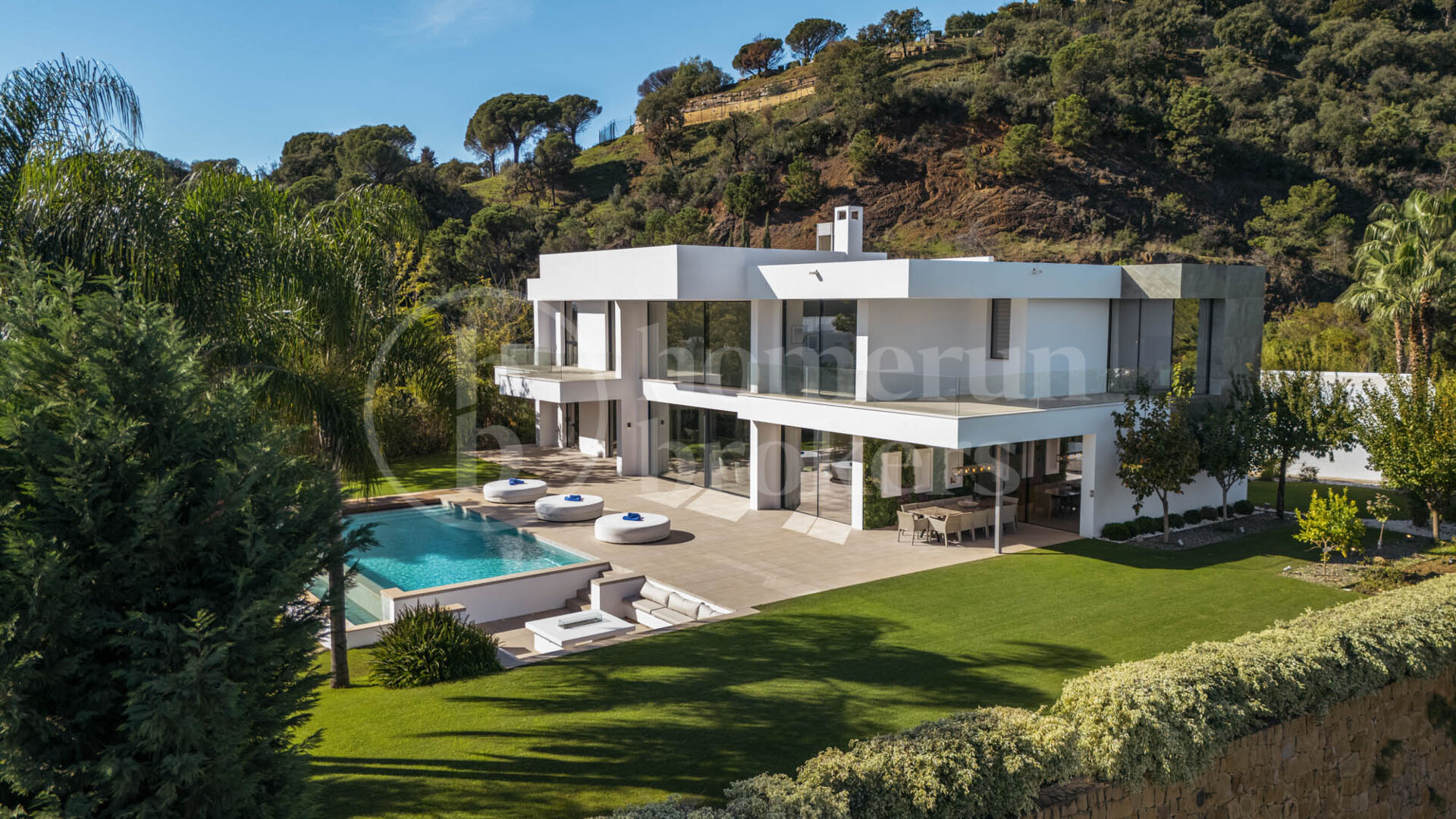 Villa Ciervo - Elegant Mästerverk med Havsutsikt i El Madroñal
